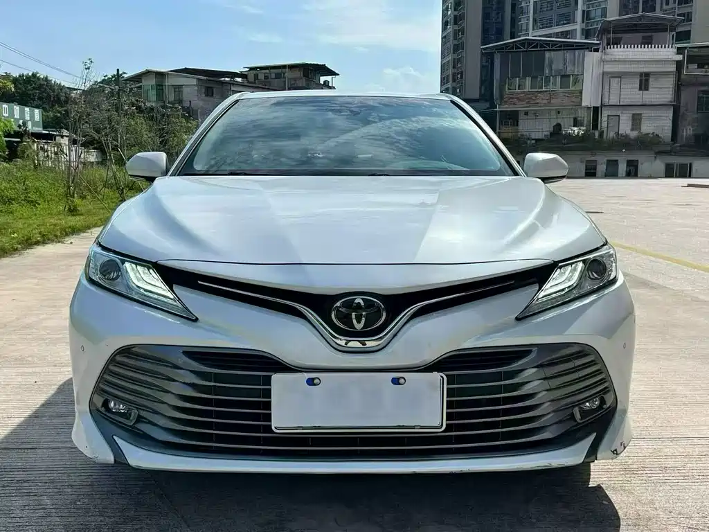 Toyota Camry 2019 2.0G Luxury VI