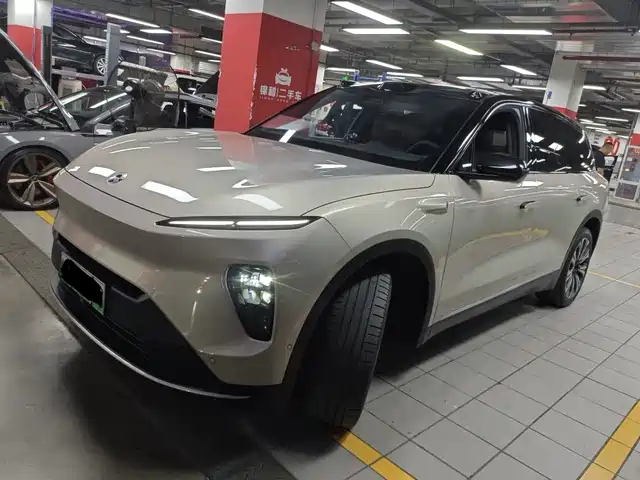 2023 Nio ES8
