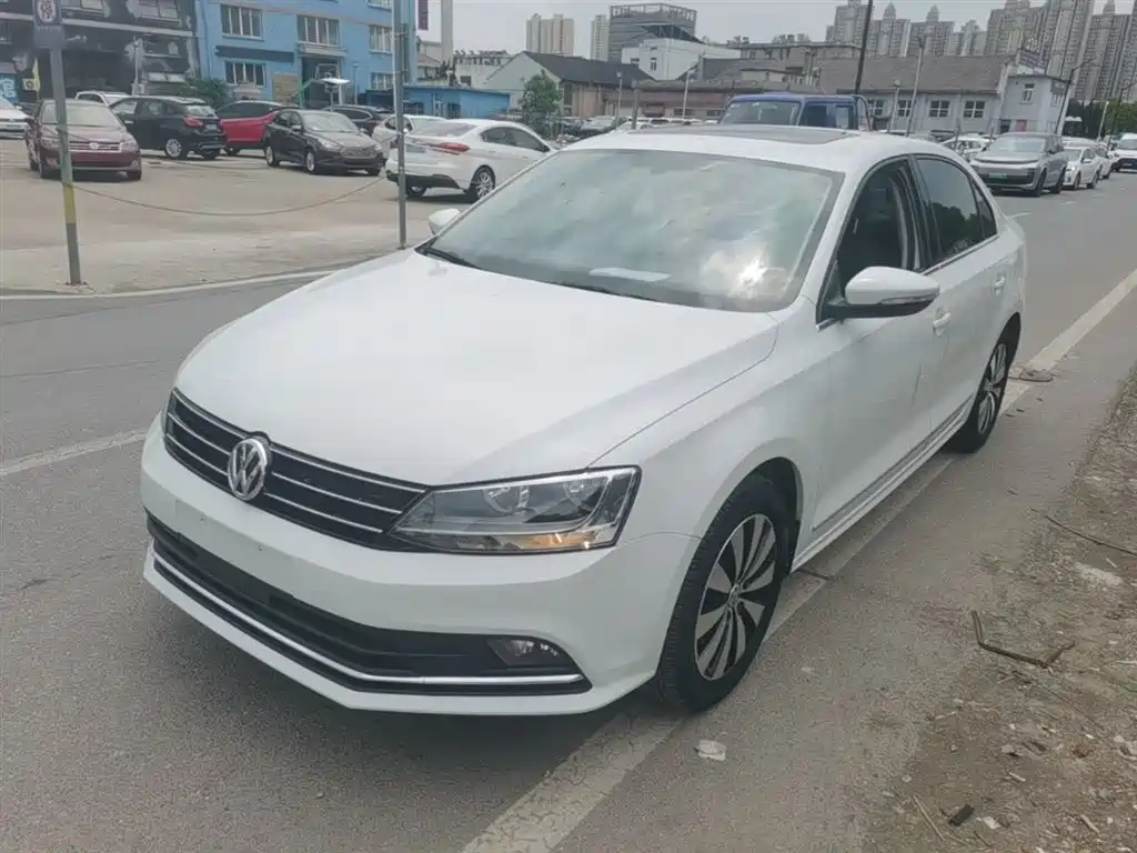 Volkswagen Sagitar 2018