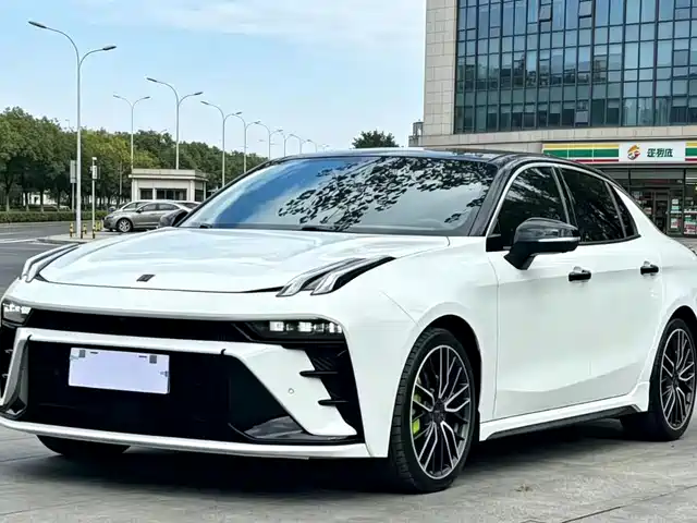 2023 Lynk & Co 03