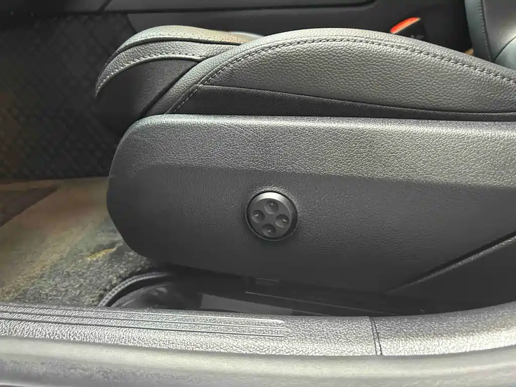 Mercedes-Benz C-Class — миниатюра 15