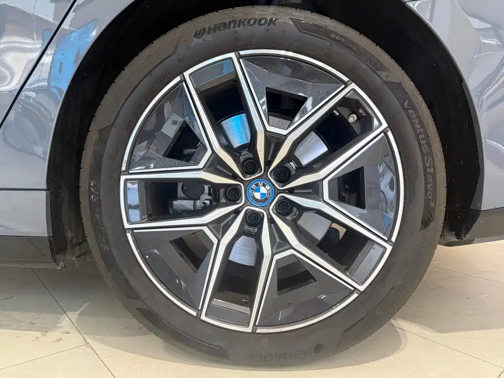 BMW i5 2024 eDrive 35L Premium M Sport