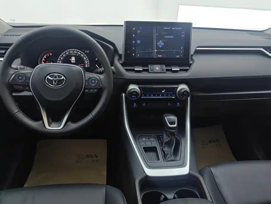 Toyota RAV4 — миниатюра 12