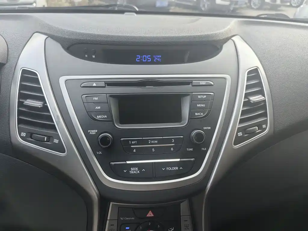 Hyundai Elantra Langdong — миниатюра 18