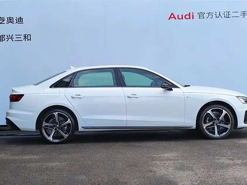 Audi A4L 2024 40 TFSI Luxury