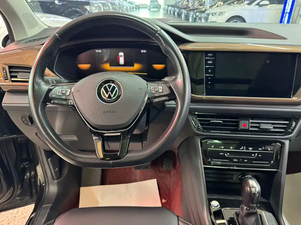 Volkswagen Tharu - фото 7
