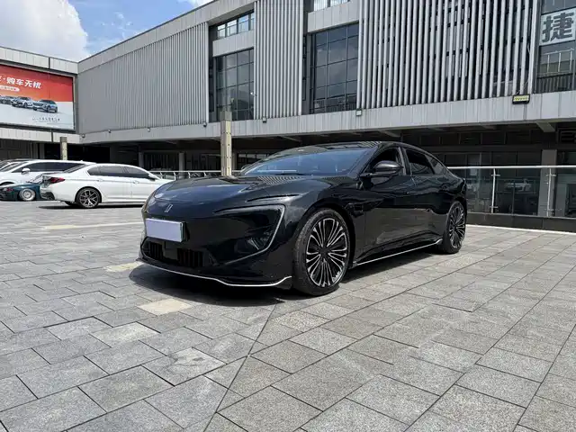 2025 Avatr 12