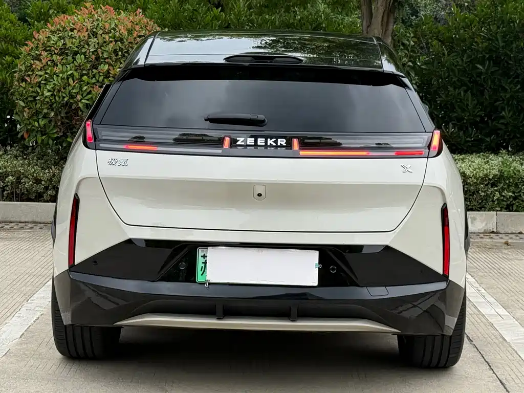 Zeekr X 2025 мест