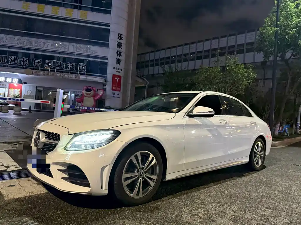 Mercedes-Benz C-Class — миниатюра 2