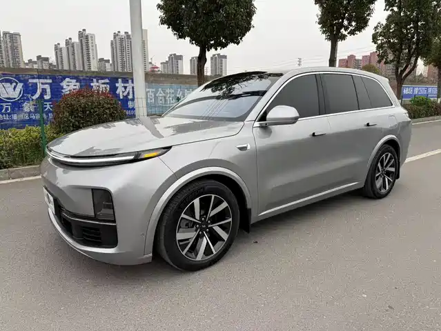 Li Auto IDEAL L8 2024