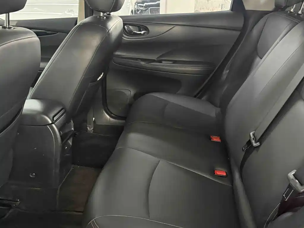 Nissan Tiida — миниатюра 10