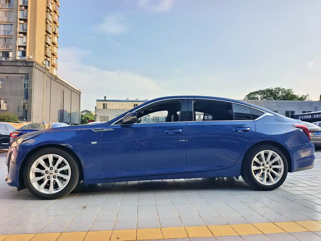 Cadillac CT5 2021 28T Fashion