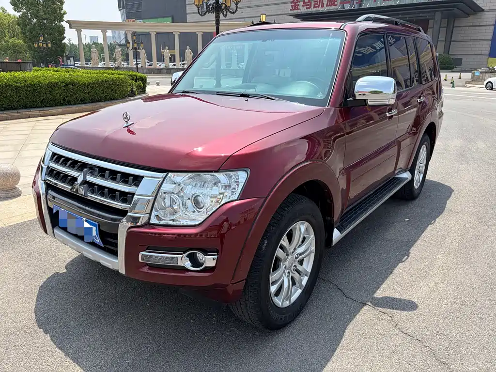 Mitsubishi Pajero (Import) 2018