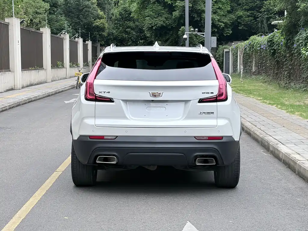 Cadillac XT4 2021 28T