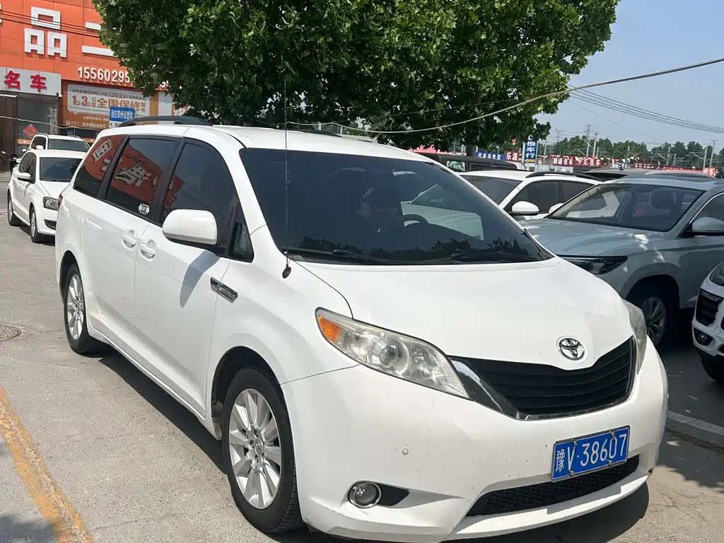 Toyota Sienna 2014