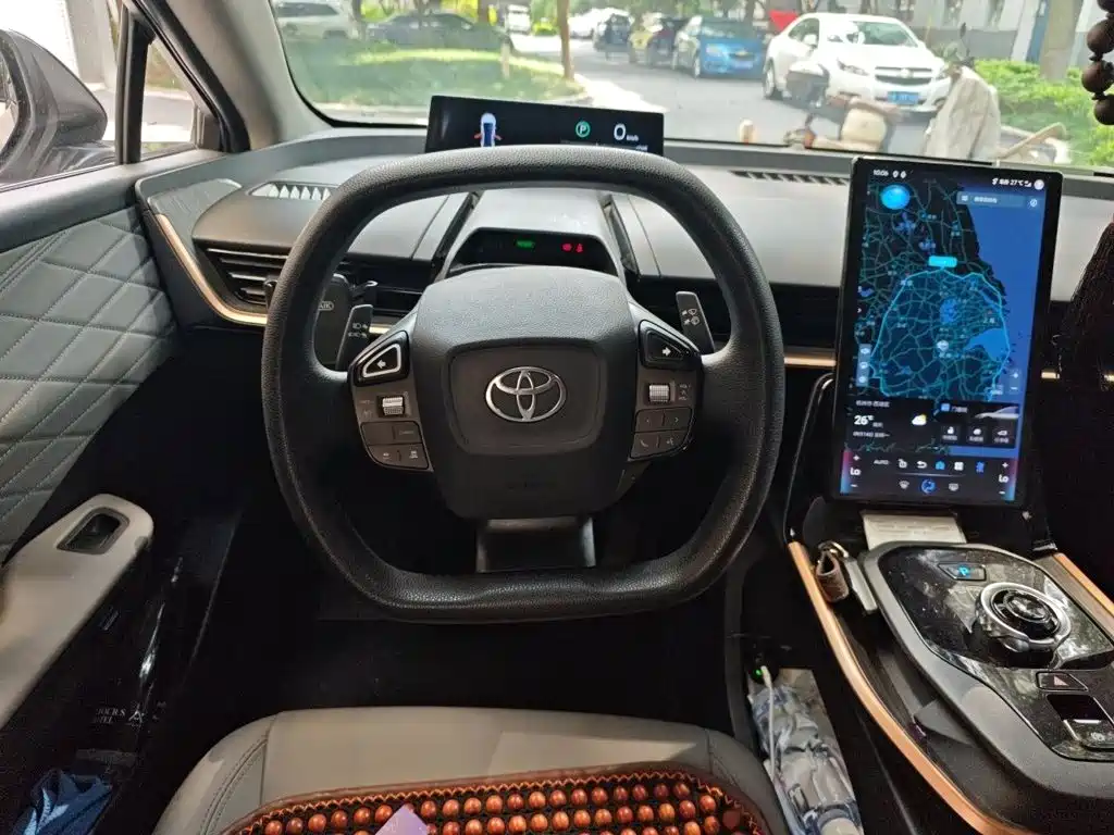 Toyota bZ3 — миниатюра 3