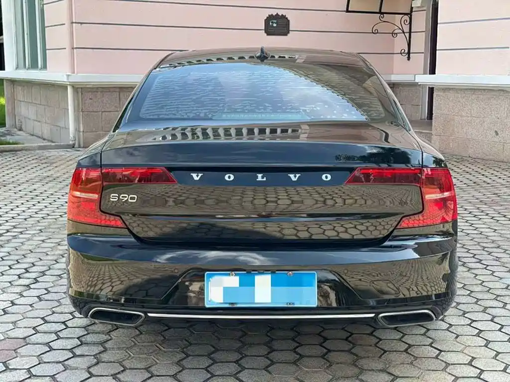 Volvo S90 2018 T4