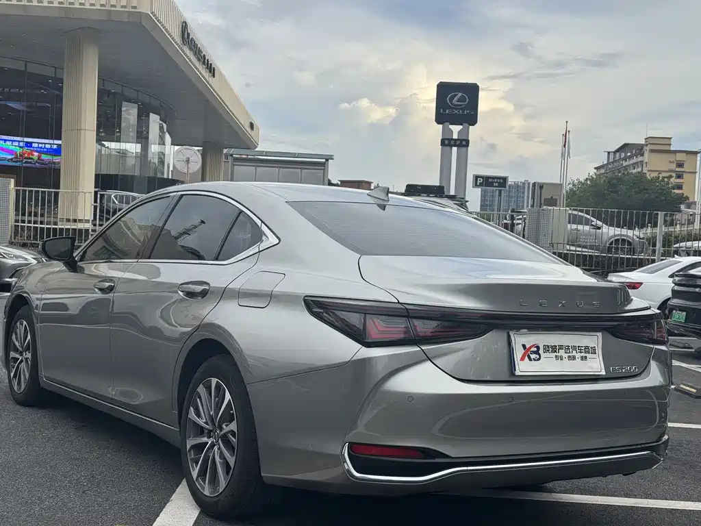 Lexus ES 2025 200 Premium