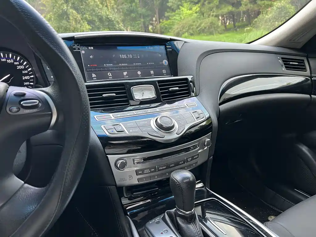 Infiniti Q70 — миниатюра 12