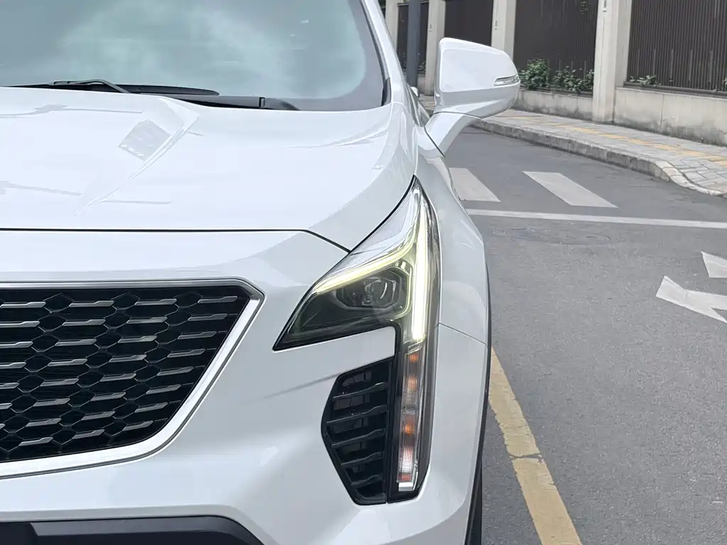 Cadillac XT4 2021 28T