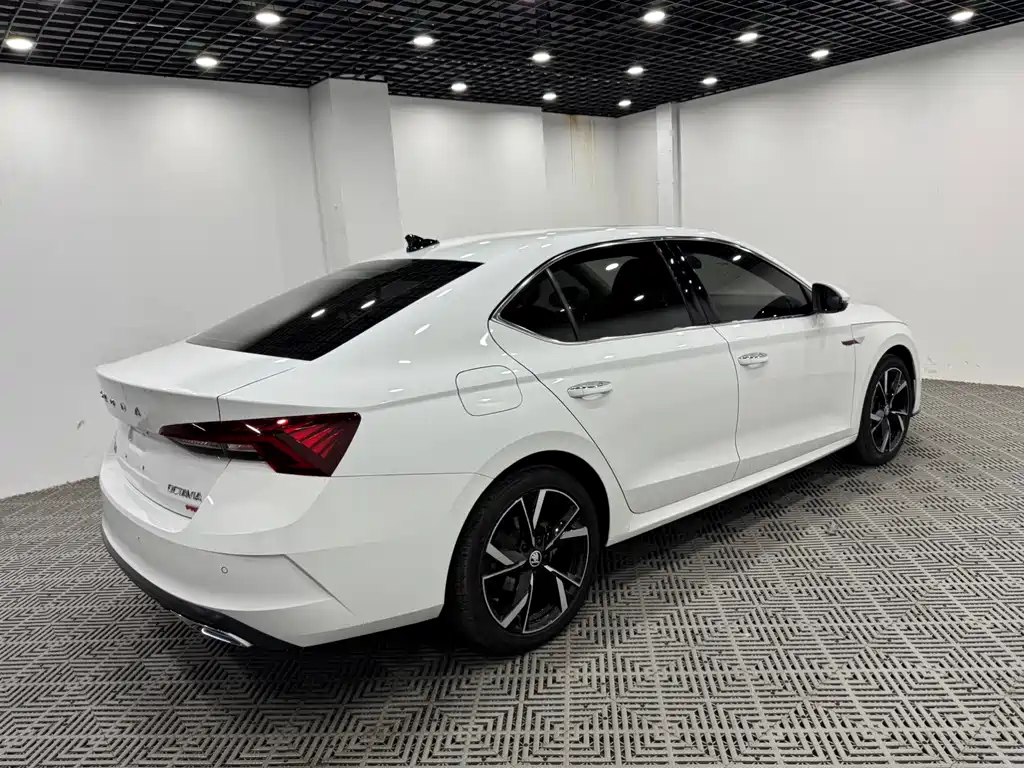 Skoda Octavia — миниатюра 7