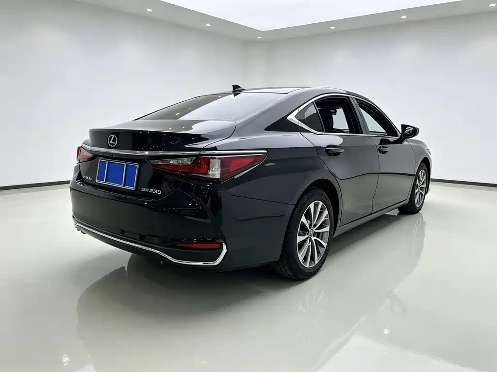 Lexus ES — миниатюра 4