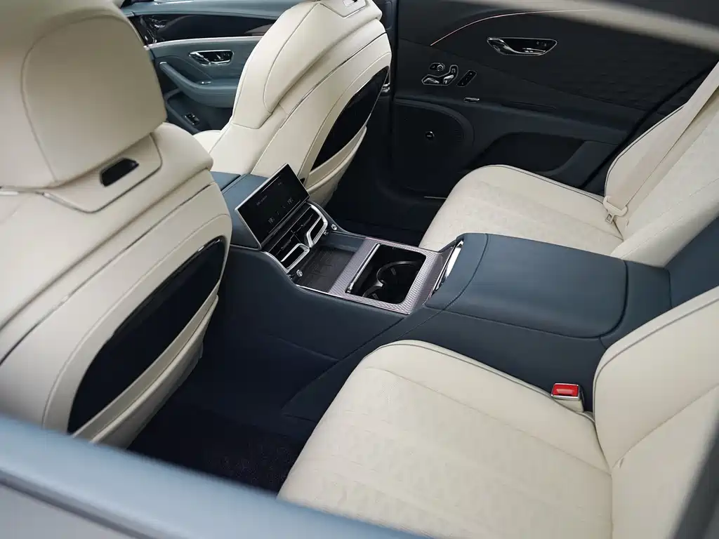 Bentley Flying Spur 2025 4.0T V8 Mulliner
