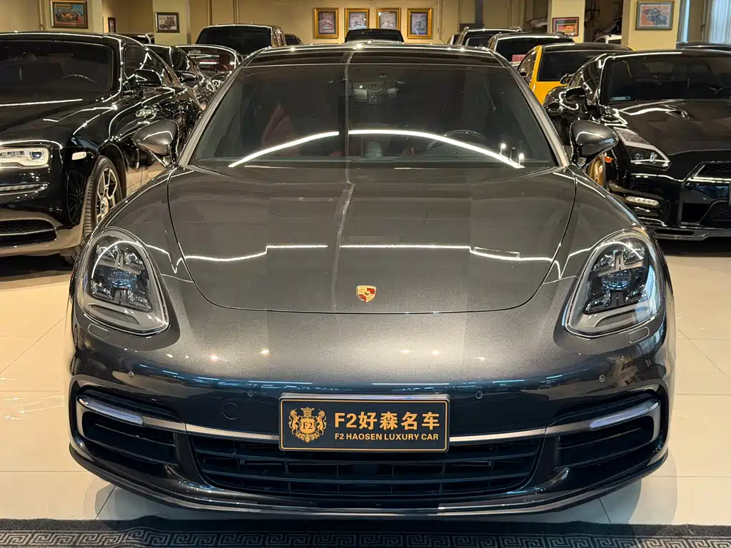 PORSCHE PANAMERA
