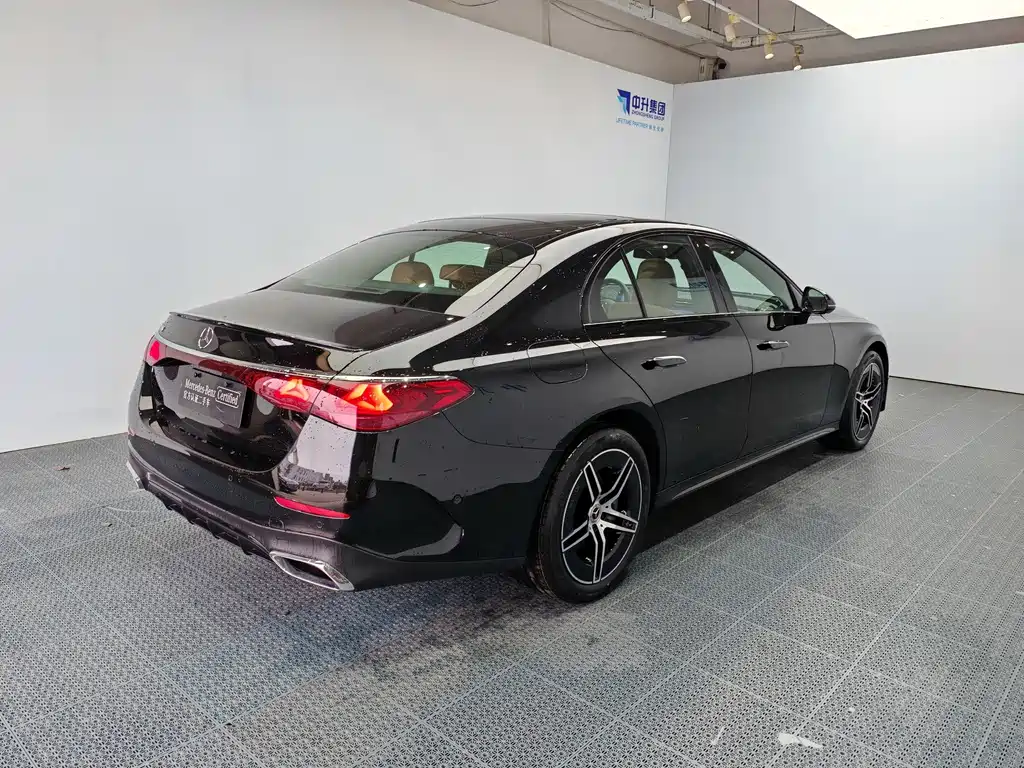 Mercedes-Benz E-Class (Import) — миниатюра 6
