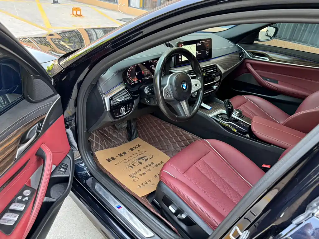 BMW 5 Series — миниатюра 7