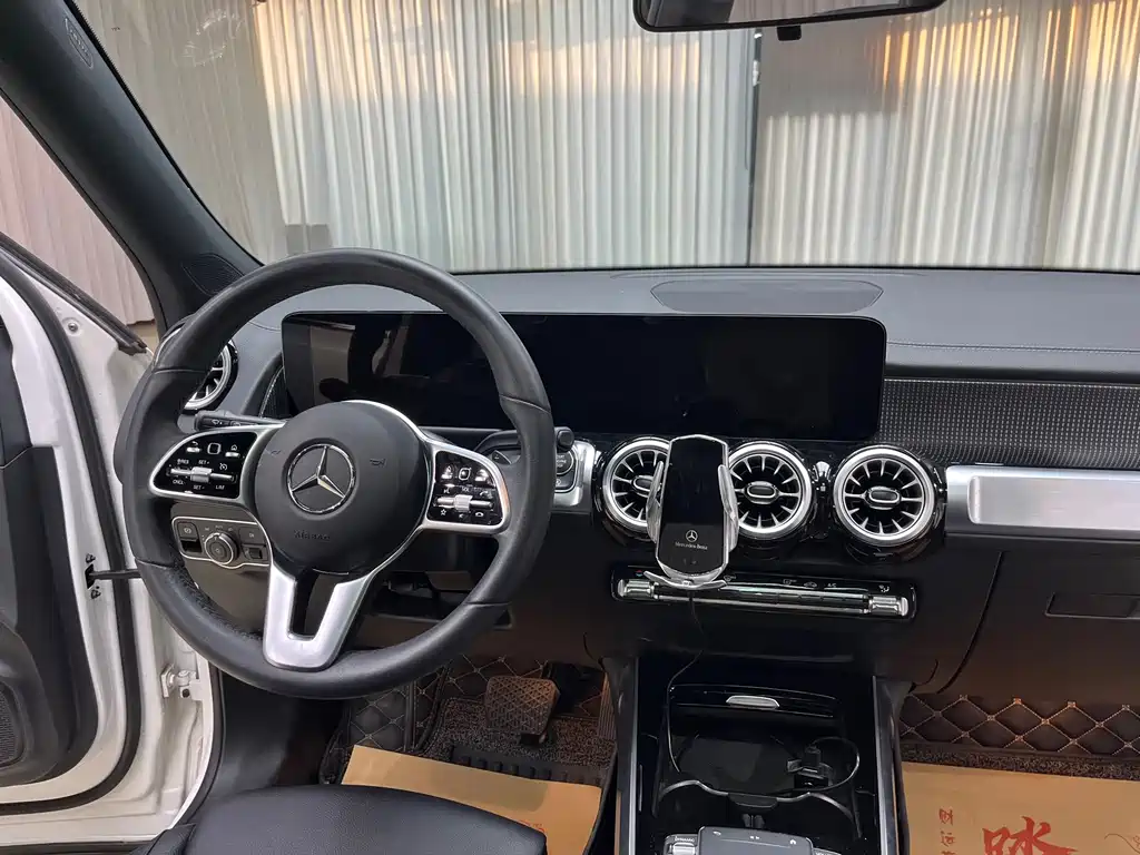 Mercedes-Benz GLB — миниатюра 14