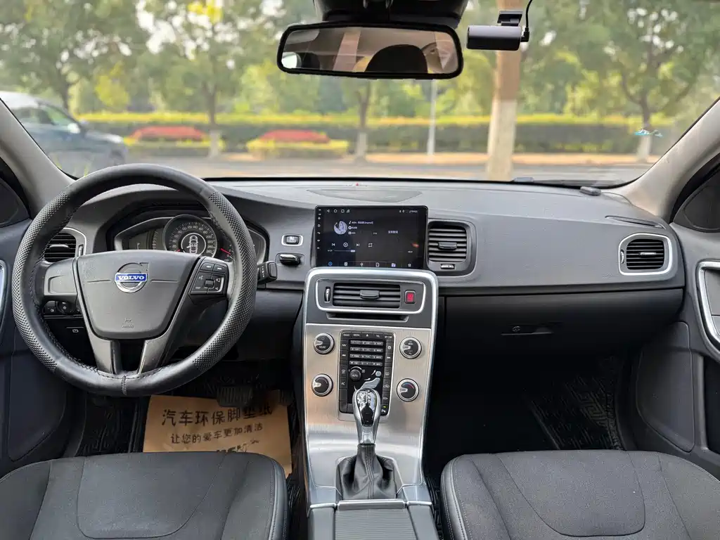 Volvo S60 — миниатюра 6