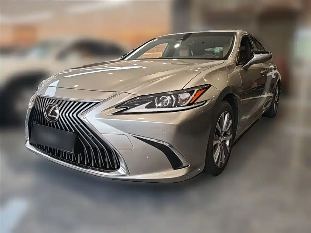 Lexus ES 2019