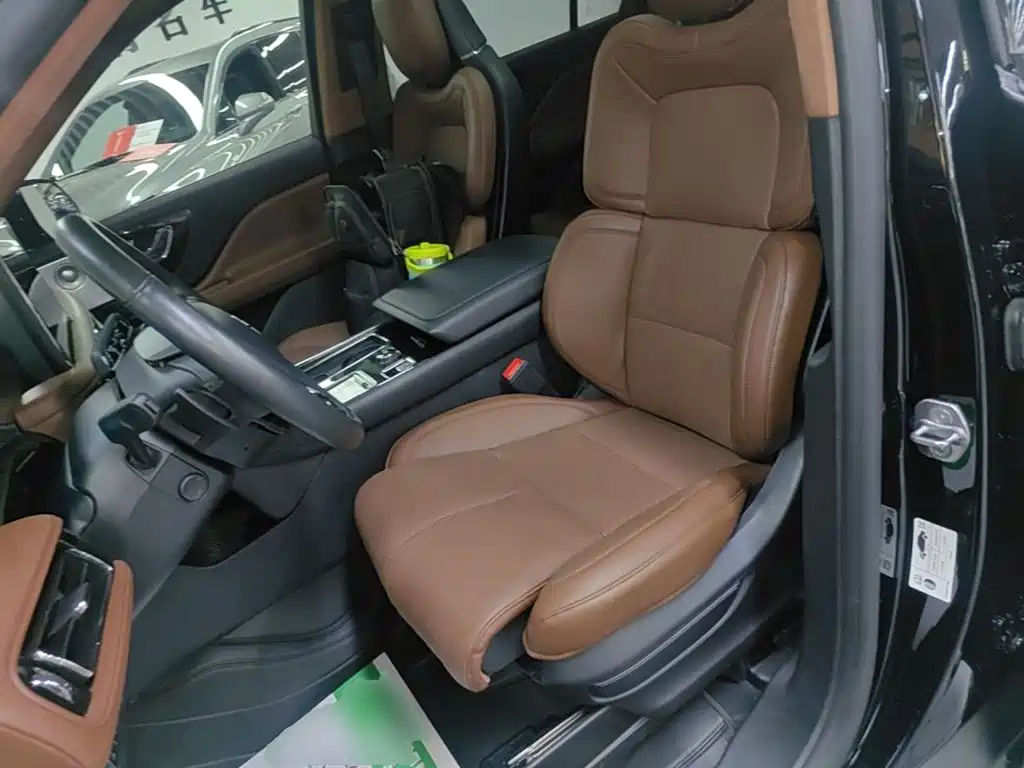 Lincoln Aviator — миниатюра 15