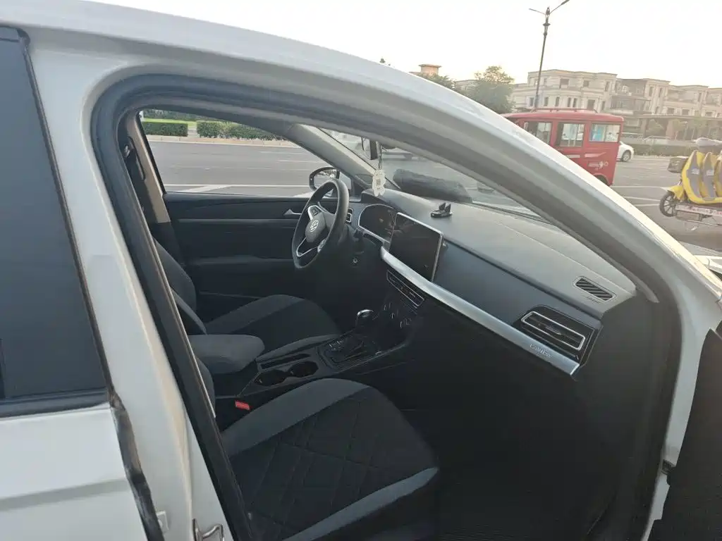 Volkswagen Lavida — миниатюра 17