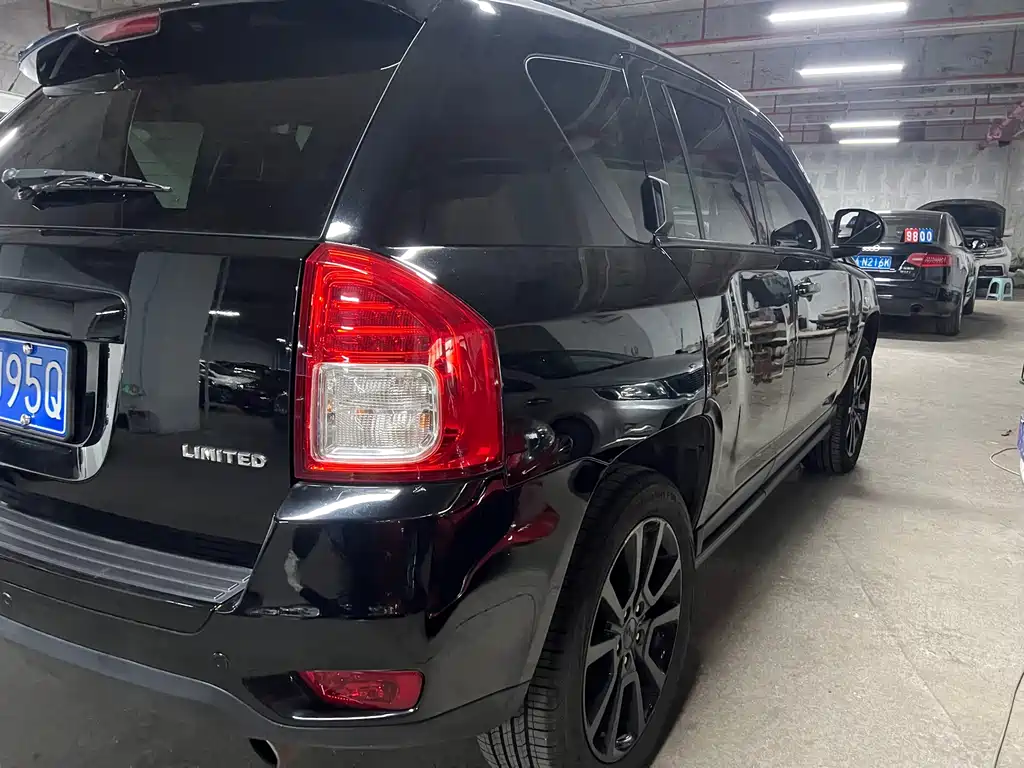 Jeep Compass (Import) — миниатюра 6