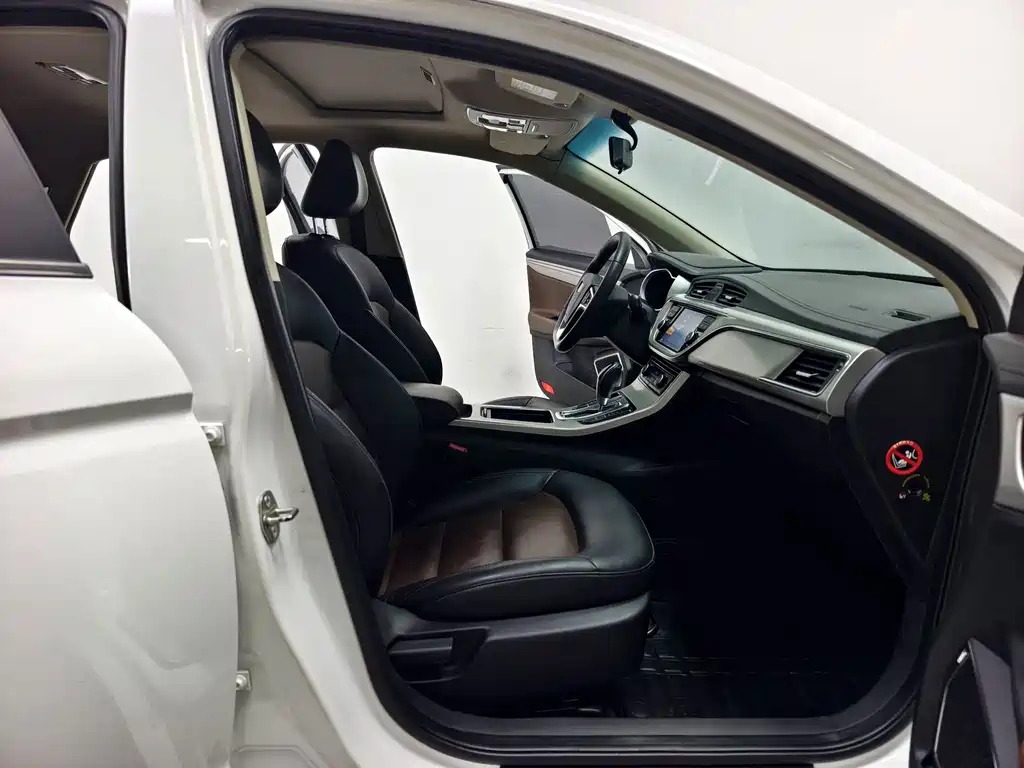 Geely Emgrand GL — миниатюра 14