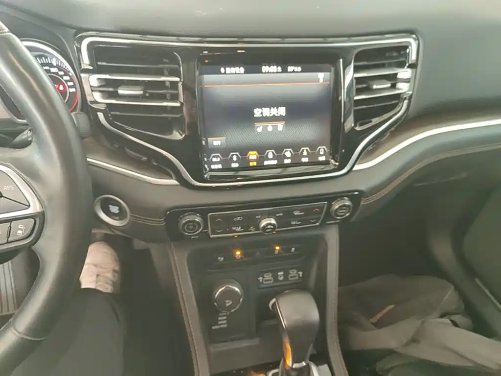 Jeep Grand Commander — миниатюра 13