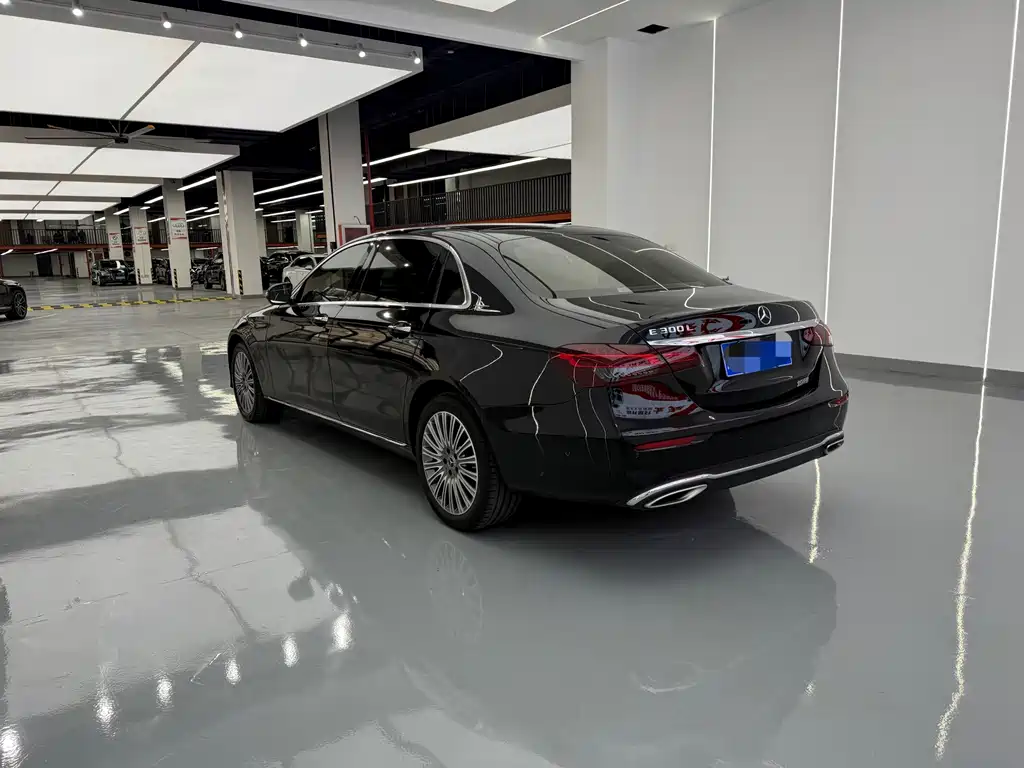 Mercedes-Benz E-Class — миниатюра 15