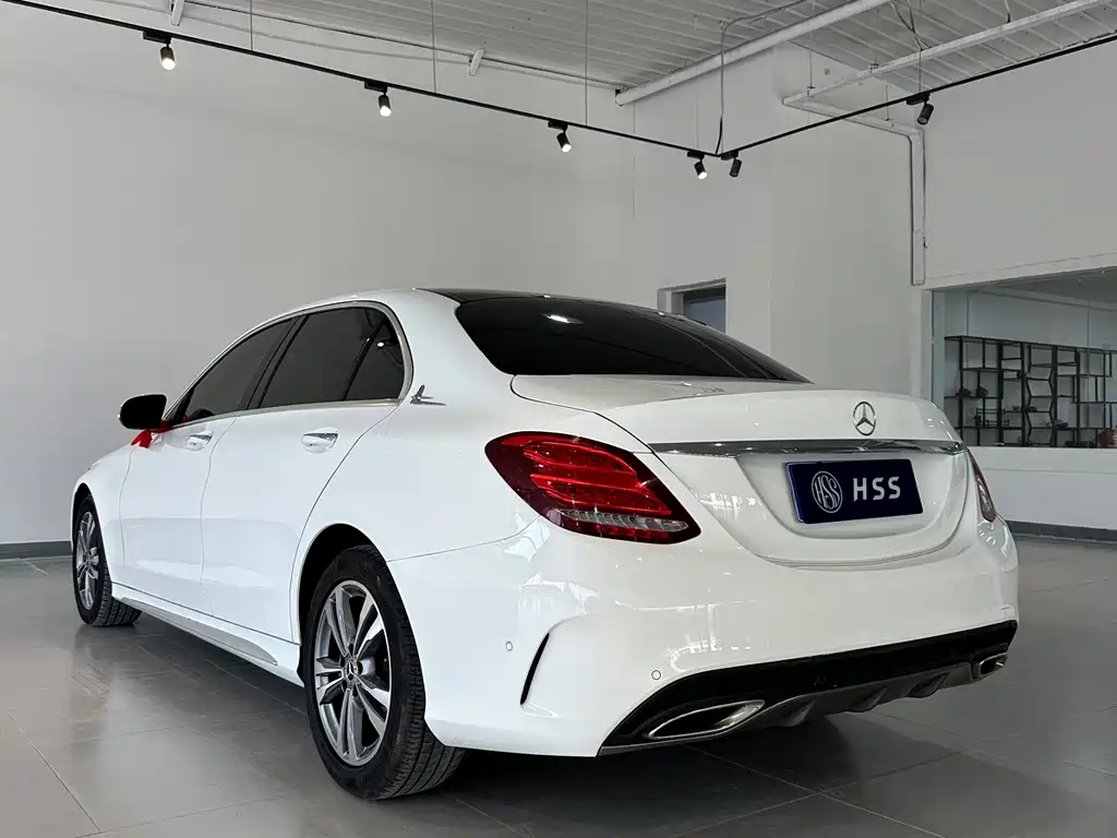 Mercedes-Benz C-Class — миниатюра 4