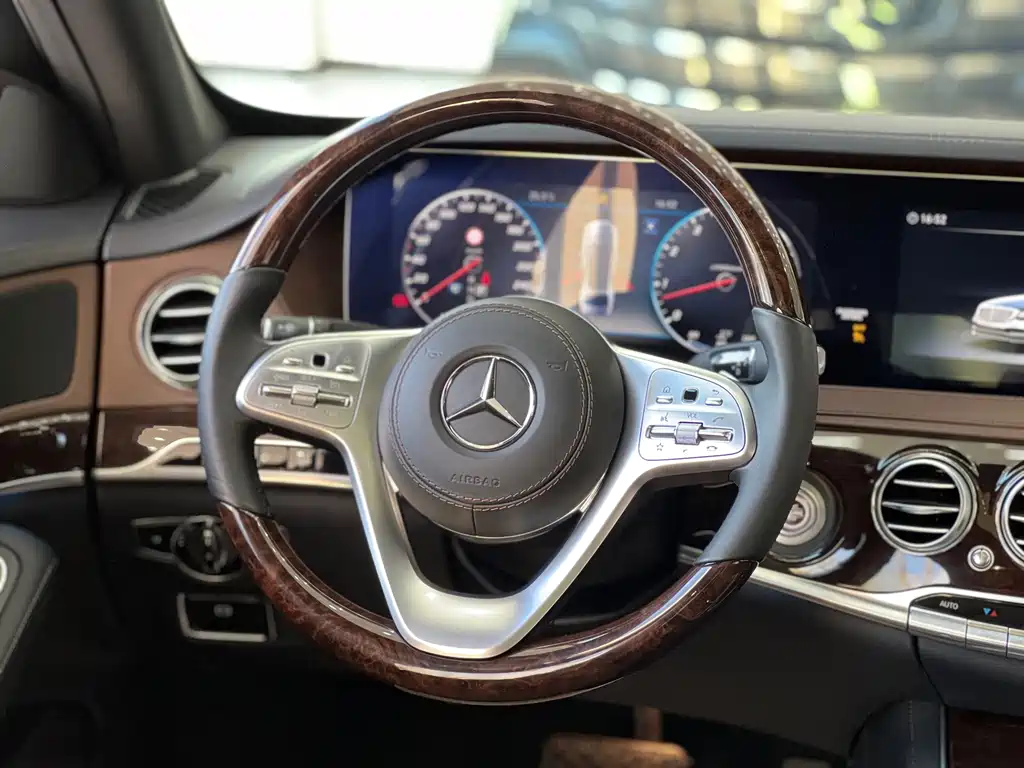 Mercedes-Benz S-Class — миниатюра 7