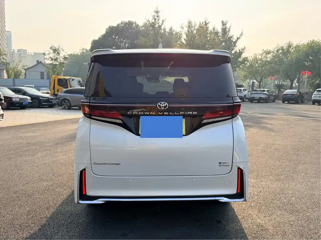 Toyota Vellfire — миниатюра 2