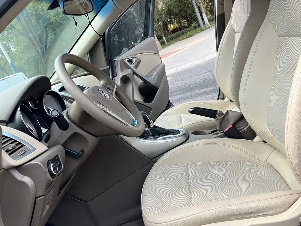 Buick Excelle — миниатюра 9