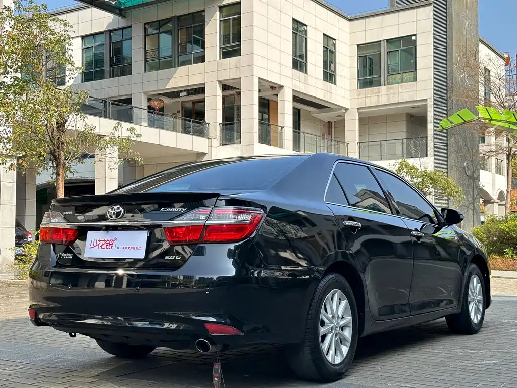 Toyota Camry 2015 2.0G Lead
