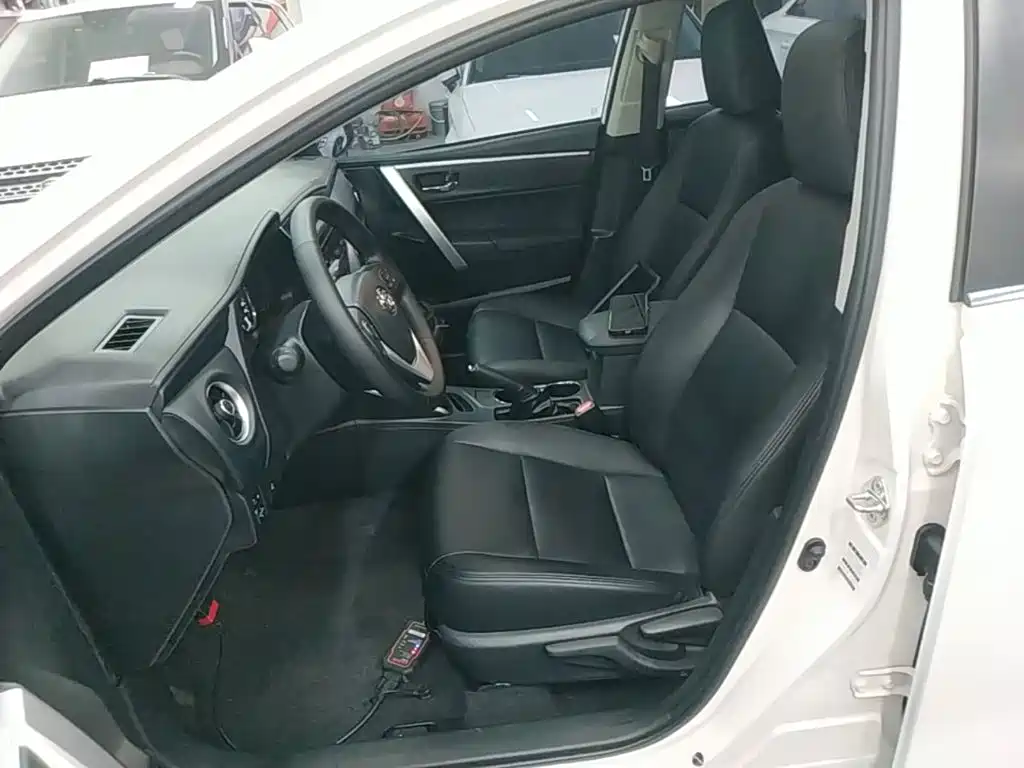 Toyota Corolla Hybrid — миниатюра 15