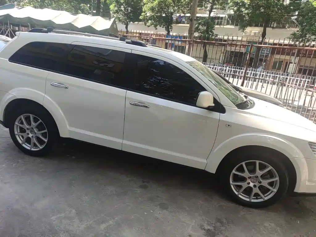 Dodge Journey — миниатюра 4