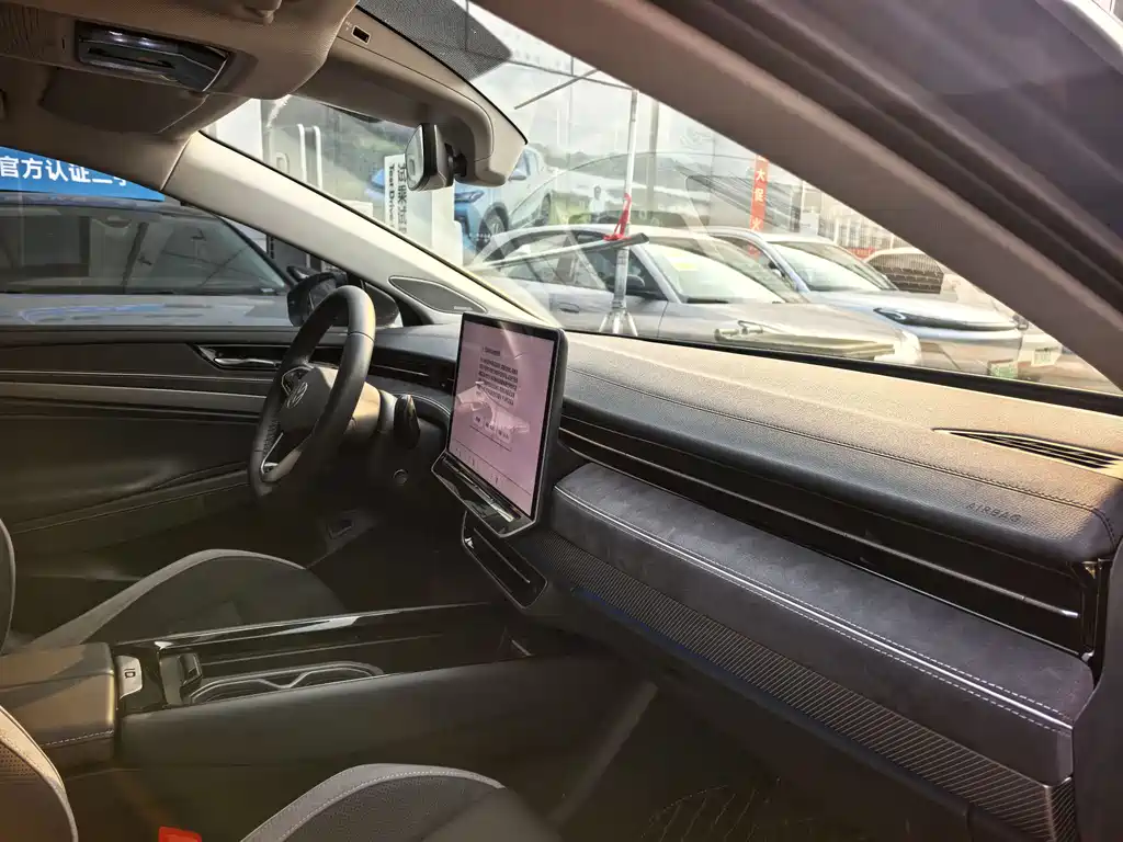 VOLKSWAGEN ID.7 VIZZION