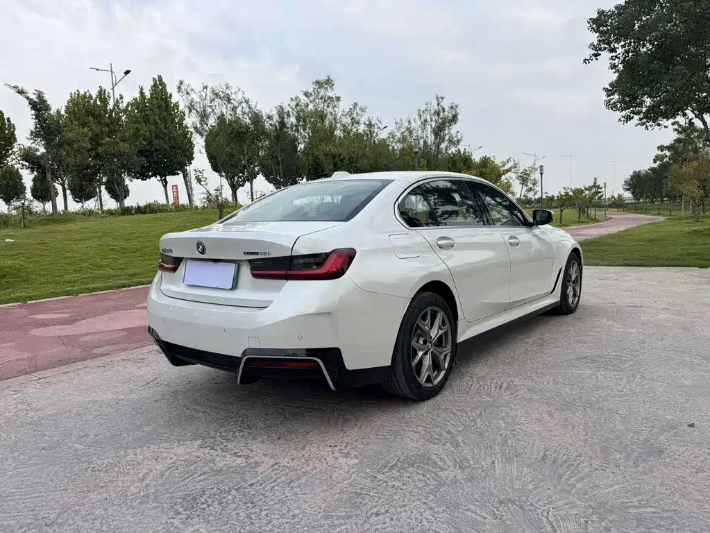 BMW i3 — миниатюра 9