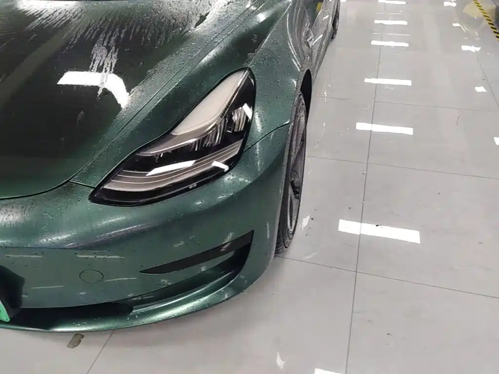 Tesla Model 3 — миниатюра 24