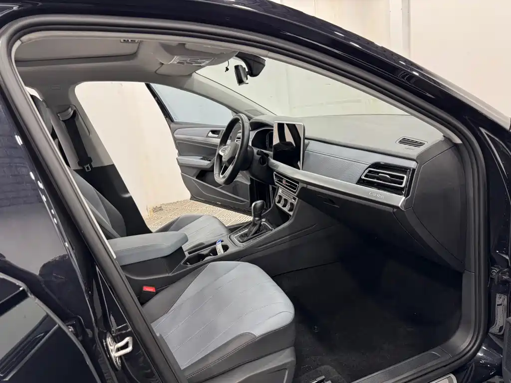 Volkswagen Lavida — миниатюра 4